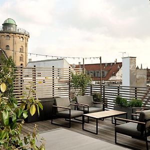 Apēron Apartment Hotel